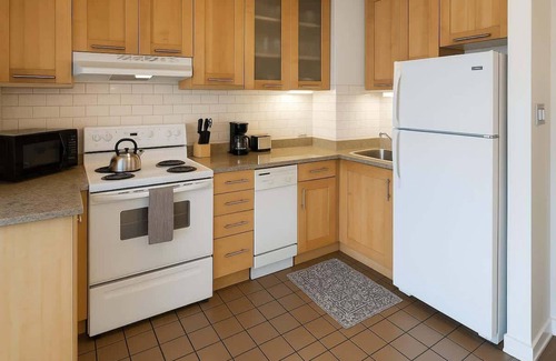 Hyde Park Apartment | Explore Hyde Park: 2BR Apt on Blackstone Ave