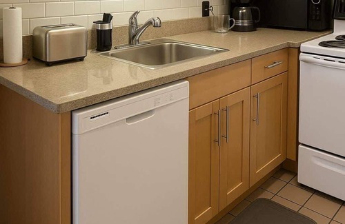 Hyde Park Apartment | Explore Hyde Park: 2BR Apt on Blackstone Ave