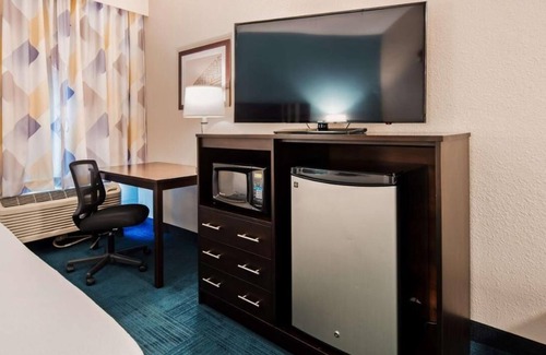 Blaine Hotel | Explore Ohio Valley | Visit Wheeling Island Casino | Close to Shops