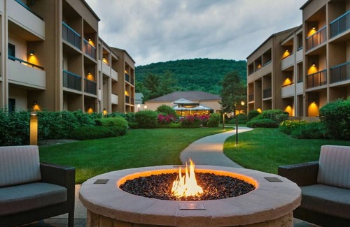 Mahwah House | Explore Ramapo Mountain State Forest! Pets Allowed! FREE Parking, Seasonal Pool!