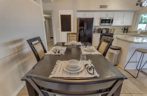 North Mountain House | Explore Vibrant City of Phoenix Oasis Living Space