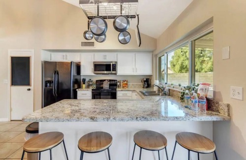 North Mountain House | Explore Vibrant City of Phoenix Oasis Living Space