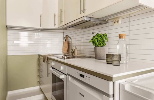 Bergen City Centre Apartment | Explorers Dream! 200m To Bryggen and Floibanen