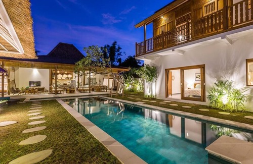 Petitenget Villa | Exquise Tropical Dream Villa in Oberoi, Seminyak.