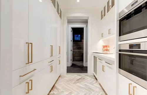 Bearspaw House | Exquisite 3+ Million Dollar Estate – A Lux Retreat