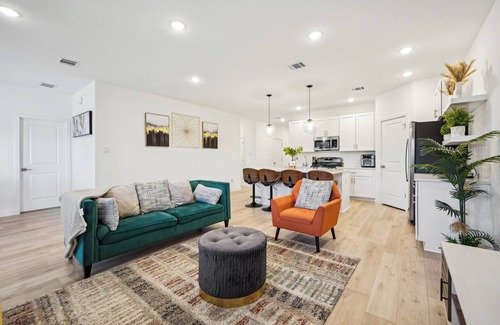 Dallas County House | Exquisite 4-bedroom family-friendly house, 16mins from downtown Dallas.