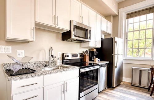 Jefferson Manor Apartment | Exquisite Alexandria West 1BR w/W/D, nr Metrorail, by Blueground