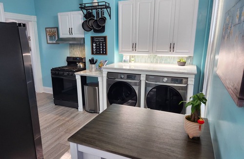 East Price Hill Apartment | Exquisite Apartment! Great Location! 3 MI From Downtown Cincy Complete Reno
