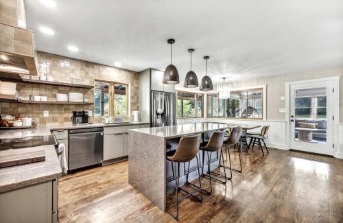 Ava House | Exquisite Cabin with Amazing Interior and Exterior in Sarahsville, Ohio