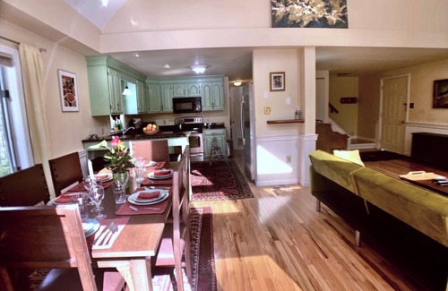 Hurley Ski Chalet | Exquisite Chalet by Ashokan water & Woodstock’s most scenic walks-WITH GENERATOR