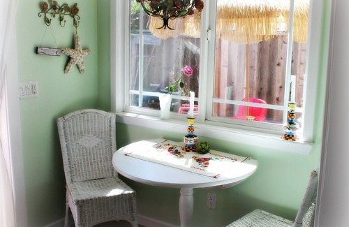 Baywood Park Cottage | Exquisite Cottage, Private Gardens, Walk To Bay