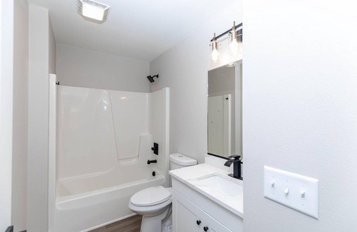 Berwick House | Exquisite Fully Renovated Home in Des Moines - Your Dream Home Awaits! WELCOME !