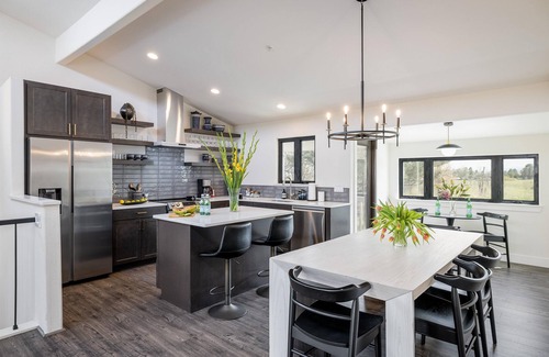 Boulder House | Exquisite Group Retreat, 15-min to Downtown Boulder