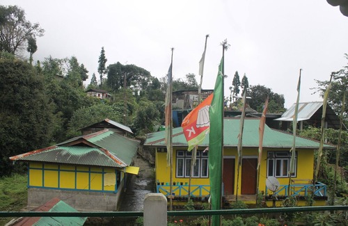 Geyzing Cabin | "exquisite Home Stay With Breathtaking Views of Khechuperi Lake in West Sikkim"