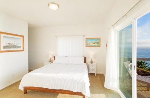 Shelter Cove Apartment | Exquisite Oceanview! by OceanviewHotTubs Oceanfront! Shelter Cove, CA Tesla EV station