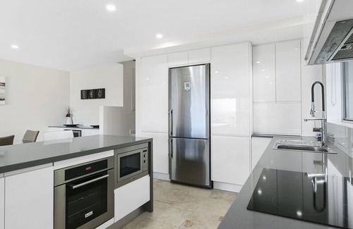 Noosa Heads Apartment | Exquisite Penthouse with views to Laguna Bay - Unit 3 Taralla 18 Edgar Bennett Avenue