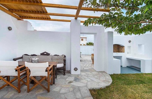 Kamari Villa | Exquisite Santorini Villa | Villa.