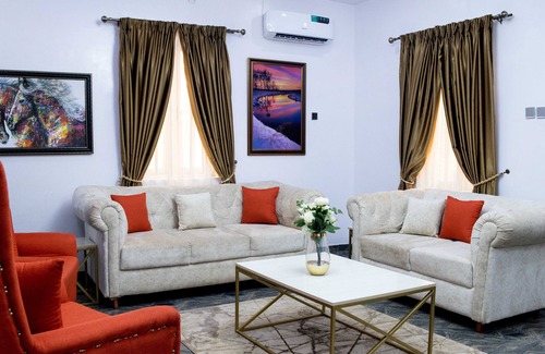 Ibadan House | Exquisite Secured 3 Bedroom Duplex