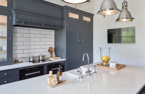 Holborn Apartment | Exquisite, Spacious Apartment with Private Lift