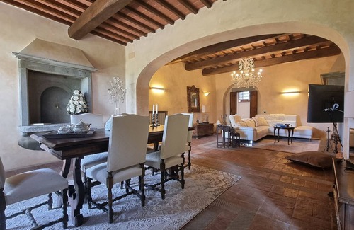 Lamporecchio Villa | Exquisite Villa in Lamporecchio with Private Pool