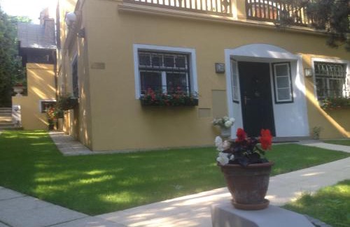 Grinzing Apartment | Exquisites Gartenapartment in eleganter Jugendstilvilla