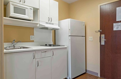 Farmington Hills Hotel | Extended Stay America Select Suites Detroit Farmington Hills