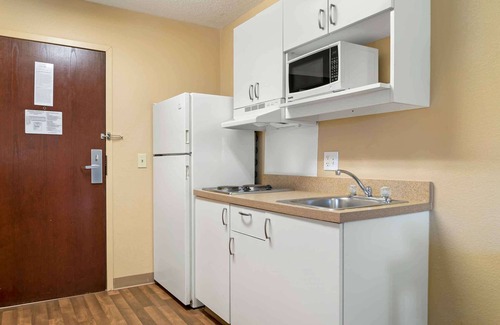 Farmington Hills Hotel | Extended Stay America Select Suites Detroit Farmington Hills