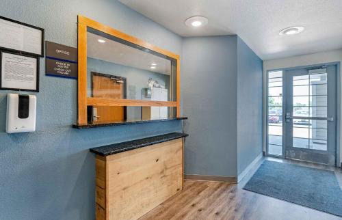 Oakland Hills at Geist Hotel | Extended Stay America Select Suites - Indianapolis - Lawrence