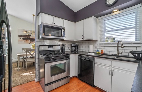 Carol Stream House | Extended Stay Carol Stream FHS Rental
