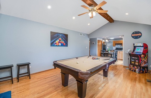Woodridge House | Extended Stay Woodridge FHS Rental