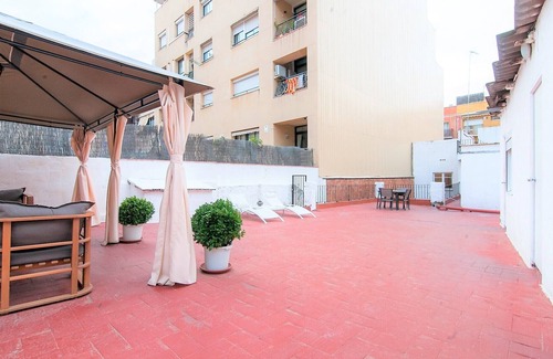 La Maternitat i Sant Ramon Apartment | EXTERIOR PRIVATE ROOM WITH SUNNY TERRACE OF 200 M2