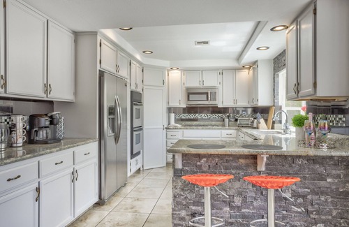 Green Valley North House | Extraordinary Private Pool/Spa Villa w/man cave