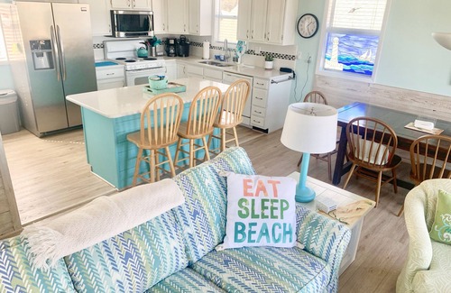 Nags Head House | ★ ★ ★ ★ ★"Extremely clean + such a great location.” ★ ★ ★ ★ ★