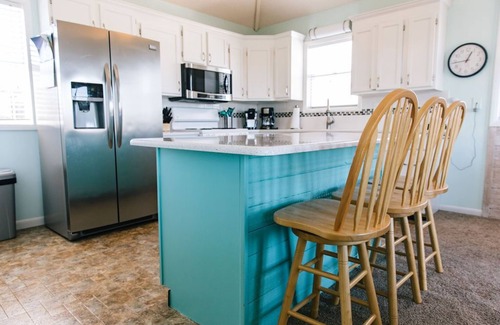 Nags Head House | ★ ★ ★ ★ ★"Extremely clean + such a great location.” ★ ★ ★ ★ ★