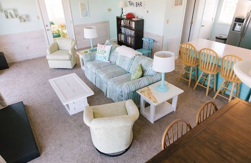 Nags Head House | ★ ★ ★ ★ ★"Extremely clean + such a great location.” ★ ★ ★ ★ ★