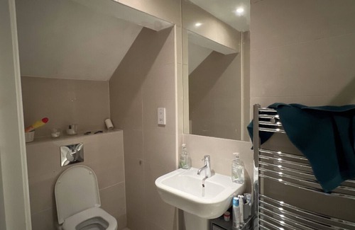 Abingdon Apartment | Extremely spacious apartment with amenities