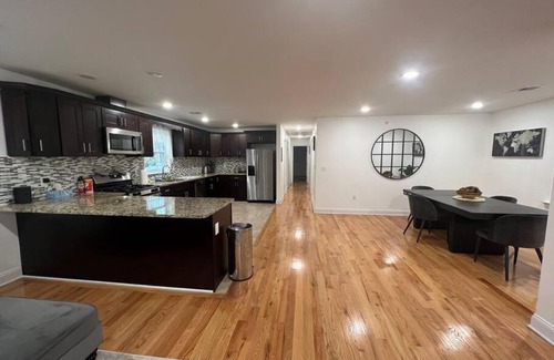 Newark House | Exuberant 3king 6 mins EWR/NYC