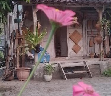 Kalasan Villa | Eyang Residence Limasan Kebon Dalem