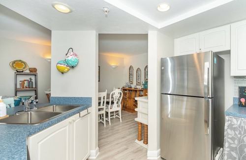 Palm Island Villa | Eye catching nice two bedroom near the Pool with a Nice Gulf view too! B3313B