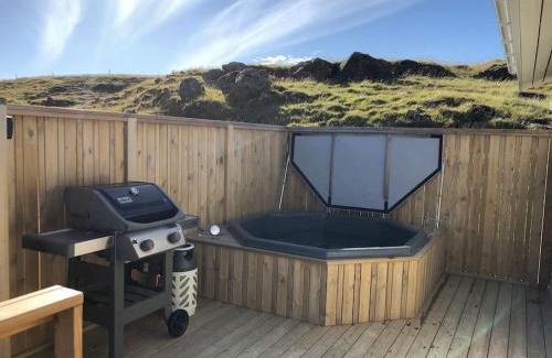 Selfoss House | EYVÍK Cottages - Private HOT TUB!