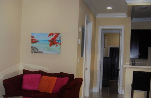 Lucaya Villa | EZ VILLE @TAINO BEACH Lucaya VILLA H