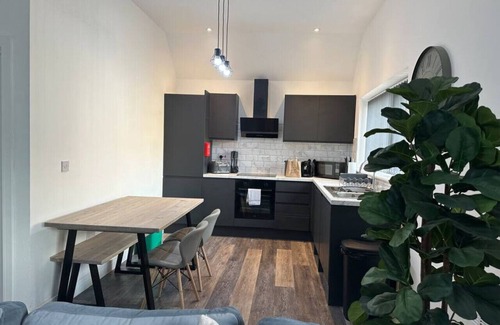 Roath Apartment | F2 - 175 Newport Road · Premier 2 Bed Apartment with Free Secure Parking