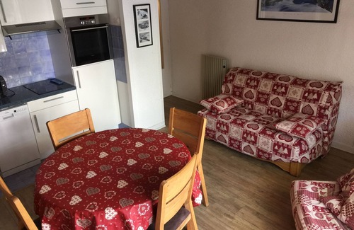 Les Deux Alpes Apartment | F2, 1st line on the slopes, 100m ESF, full equipment, free WIFI