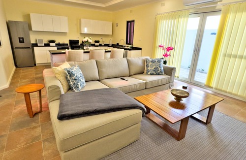 Lusaka Apartment | F2 - Pool, Inverter, Gym, Pavilion, Wifi, Perfect for Kids - Ibex Meanwood!