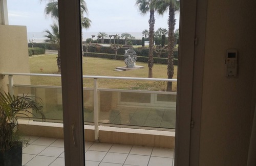 La Cote Radieuse Apartment | F3 seafront on the sand
