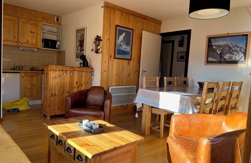 Le Devoluy Apartment | F4 Très Lumineux Centre Village Face à la Place des Commerces