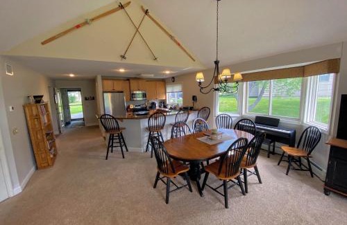 Bretton Woods Villa | F5 Renovated home on golf course in Bretton Woods AC