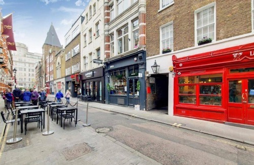 Covent Garden Apartment | Fab! 2 Bedr/3 Beds in the heart of Covent Garden!