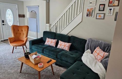 Akron House | Fab 50's Firestone Flat!