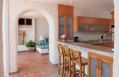 Manzanillo Villa | Fab Beachfront, 4-bedroom villa in Club Santiago, Manzanillo! CAD accepted!